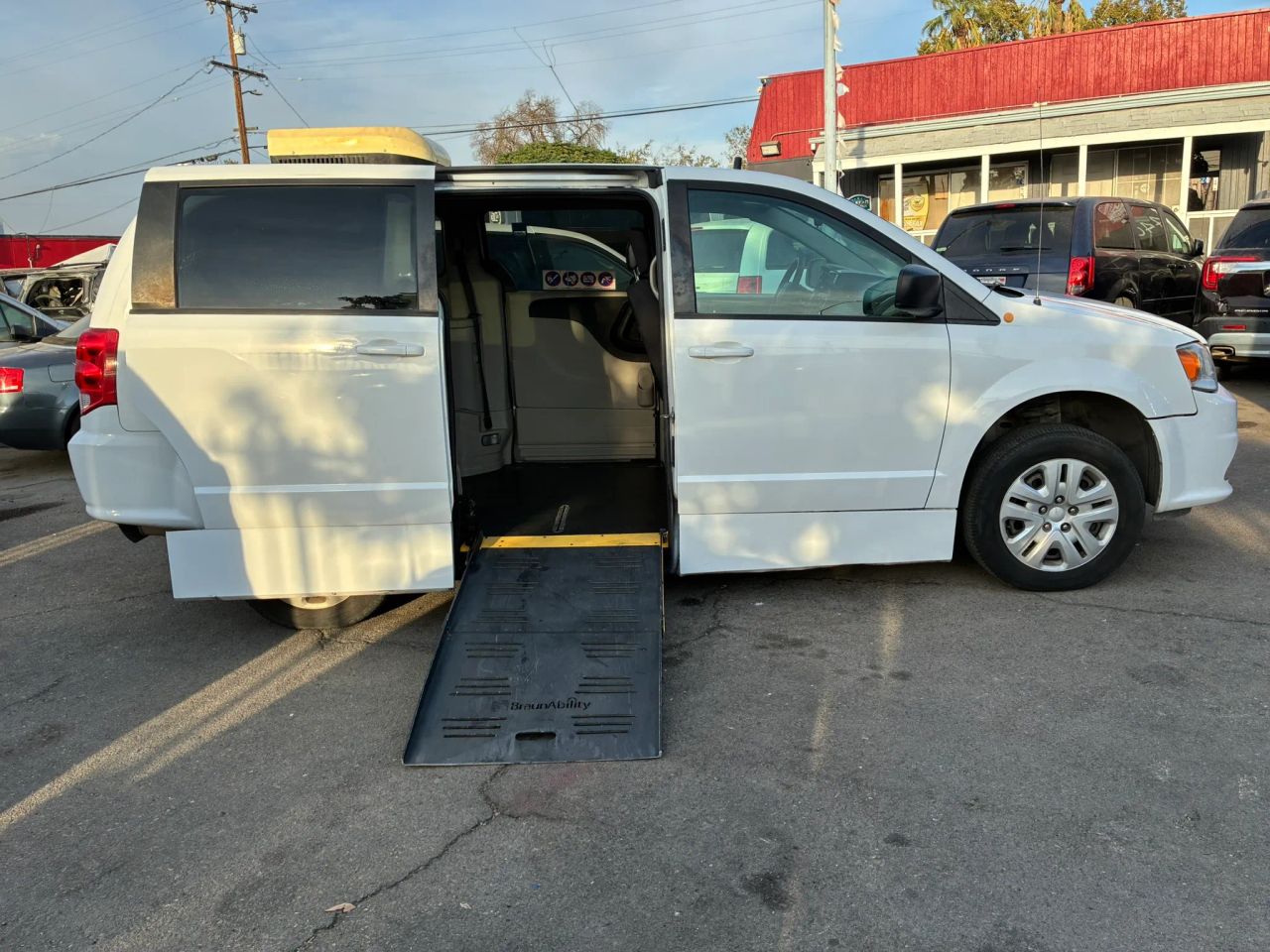 dodge grand caravan 2018 2C7WDGBG7JR140994 image dodge grand caravan 2018 2C7WDGBG7JR140994 image